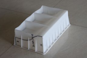 使用混凝土路側(cè)石塑料模具澆筑路側(cè)石過(guò)程中能否確定水泥混凝土配比？
