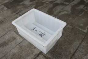 如何解決公路路沿石塑料模具在注塑過(guò)程開(kāi)裂的問(wèn)題？