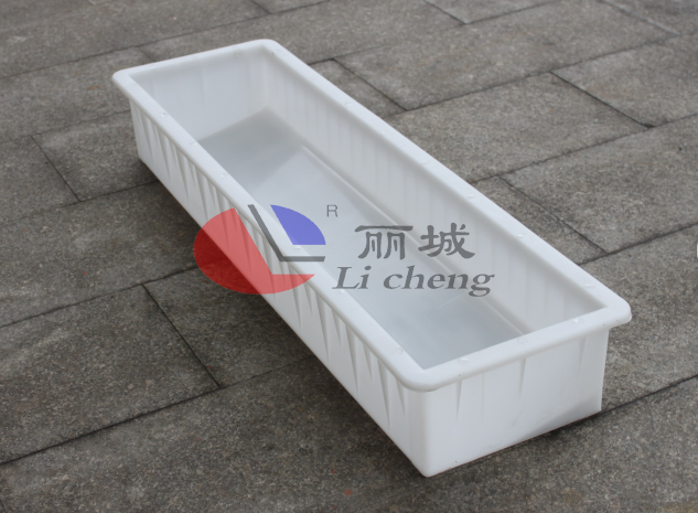 買(mǎi)路沿石模具的選擇塑模還是鋼模