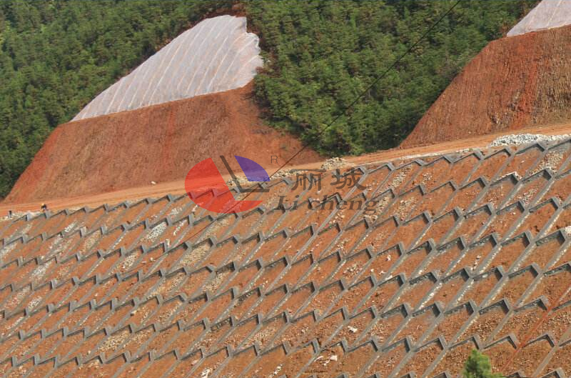 路基護(hù)坡磚塑料模具對于邊坡土質(zhì)的要求